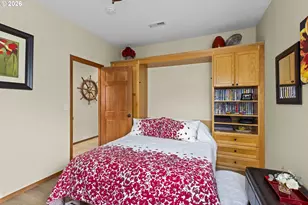 17809 NE Marine Dr, Portland, OR 97230 - Photo 25