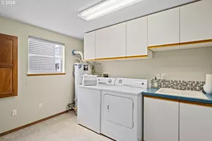 17809 NE Marine Dr, Portland, OR 97230 - Photo 29