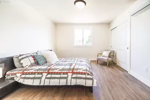 12252 Meadowlawn Dr, Oregon City, OR 97045 - Photo 11