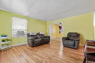 1915 23rd St NE, Salem, OR 97301 - Photo 5