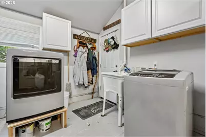 1915 23rd St NE, Salem, OR 97301 - Photo 23