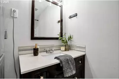 8325 SW Terwilliger Blvd, Portland, OR 97219 - Photo 7