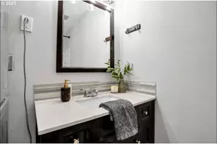 8325 SW Terwilliger Blvd, Portland, OR 97219 - Photo 7