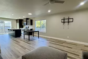 440 W Harrison St, Roseburg, OR 97471 - Photo 5