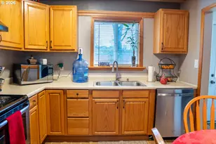 634 Waverly Dr SE, Albany, OR 97322 - Photo 9