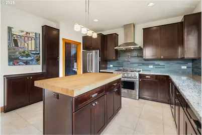 7604 S Hood Ave, Portland, OR 97219 - Photo 17