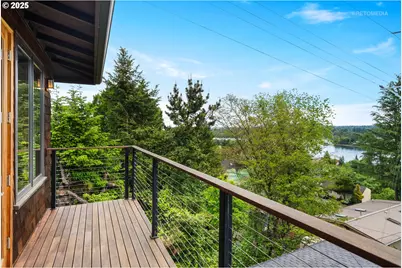 7604 S Hood Ave, Portland, OR 97219 - Photo 3
