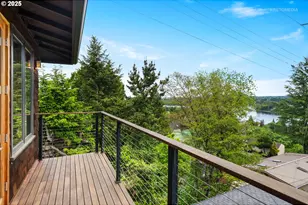 7604 S Hood Ave, Portland, OR 97219 - Photo 3