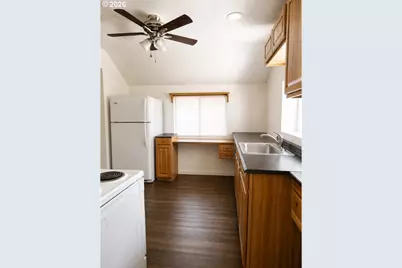 1649 Elm St, Sweet Home, OR 97386 - Photo 3