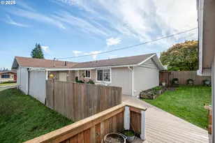 1960 Lincoln St, North Bend, OR 97459 - Photo 43