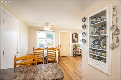 1960 Lincoln St, North Bend, OR 97459 - Photo 9