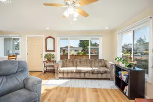 1960 Lincoln St, North Bend, OR 97459 - Photo 15