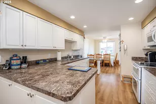 1960 Lincoln St, North Bend, OR 97459 - Photo 13