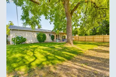 1349 SW Melrose Ave, McMinnville, OR 97128 - Photo 11