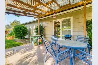 1349 SW Melrose Ave, McMinnville, OR 97128 - Photo 9