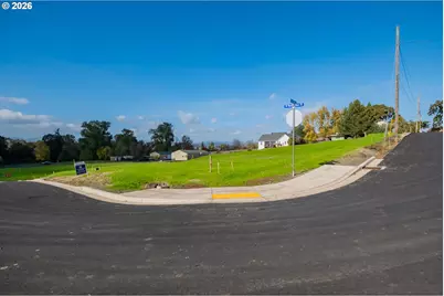 2 W Grant St #2, Carlton, OR 97111 - Photo 3