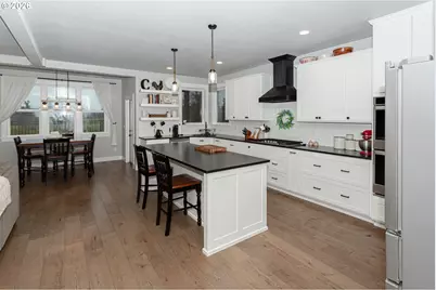 1551 Alsea Dr, Eugene, OR 97408 - Photo 9