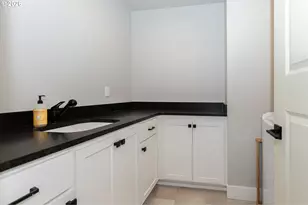 1551 Alsea Dr, Eugene, OR 97408 - Photo 21