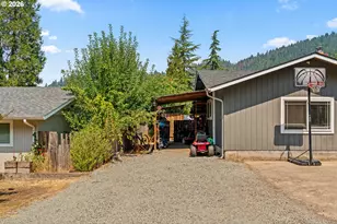 696 Crowe Ave, Drain, OR 97435 - Photo 3
