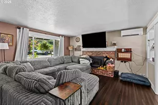 696 Crowe Ave, Drain, OR 97435 - Photo 11