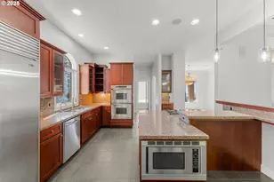 370 NW 81st Pl, Portland, OR 97229 - Photo 11