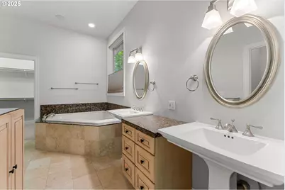 370 NW 81st Pl, Portland, OR 97229 - Photo 25