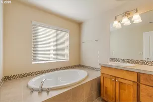 3962 SE Discovery St, Hillsboro, OR 97123 - Photo 27