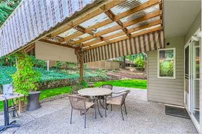 8225 SW Gearhart Dr, Beaverton, OR 97007 - Photo 25