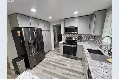 1218 NW 93rd St, Vancouver, WA 98665 - Photo 5