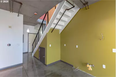1030 NW 12th Ave #526, Portland, OR 97209 - Photo 17