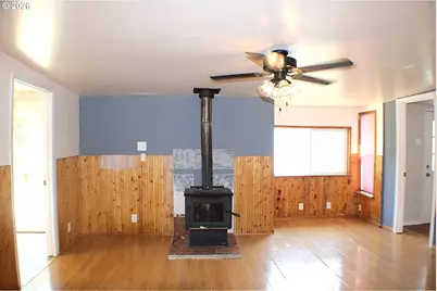 721 NE Maple Ave, Myrtle Creek, OR 97457 - Photo 7