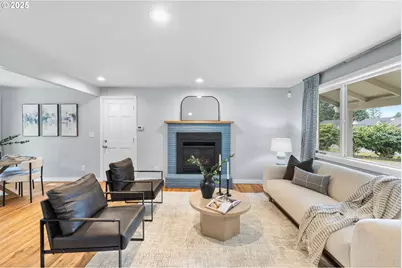 7402 SW Locust St, Portland, OR 97223 - Photo 5