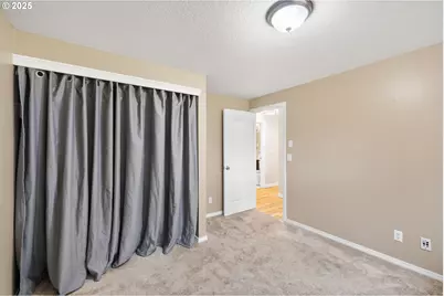 7402 SW Locust St, Portland, OR 97223 - Photo 17