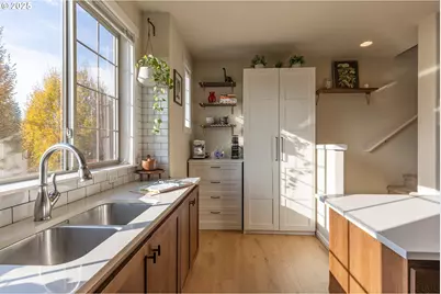 7974 NE Heiser St, Hillsboro, OR 97006 - Photo 11