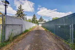 13735 SE Rhone St, Portland, OR 97236 - Photo 33
