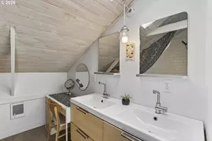 11610 N Island Cove Ln, Portland, OR 97217 - Photo 35