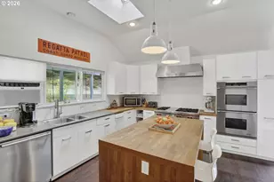 11610 N Island Cove Ln, Portland, OR 97217 - Photo 11