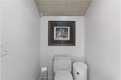 11610 N Island Cove Ln, Portland, OR 97217 - Photo 37