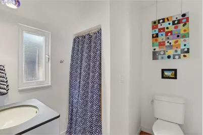 11610 N Island Cove Ln, Portland, OR 97217 - Photo 21