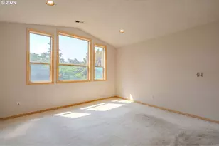 1530 NE Marine Dr, Portland, OR 97211 - Photo 35