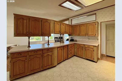 98609 Camellia Dr, Brookings, OR 97415 - Photo 7