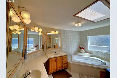 98609 Camellia Dr, Brookings, OR 97415 - Photo 23