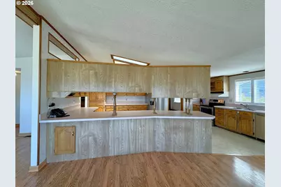 98609 Camellia Dr, Brookings, OR 97415 - Photo 9