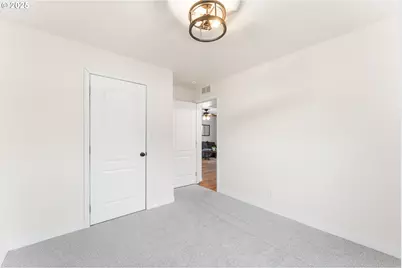 52 Veys Dr, Kelso, WA 98626 - Photo 33