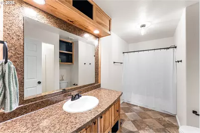 52 Veys Dr, Kelso, WA 98626 - Photo 29