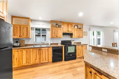 52 Veys Dr, Kelso, WA 98626 - Photo 19