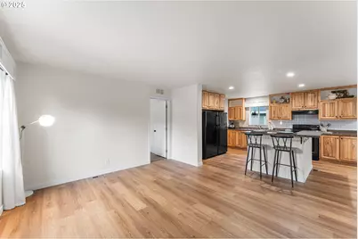 52 Veys Dr, Kelso, WA 98626 - Photo 9