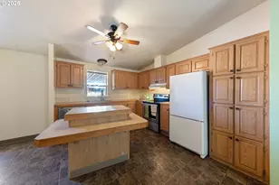 857 Hoffman Rd, Salem, OR 97301 - Photo 9