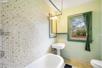 3525 NE 75th Ave, Portland, OR 97213 - Photo 23