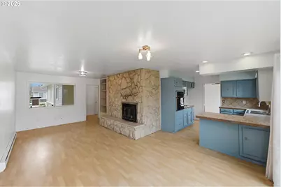 835 12th St, Bandon, OR 97411 - Photo 5